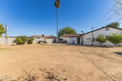 2530 N 58th Avenue, Phoenix, AZ 85035 - Photo 39