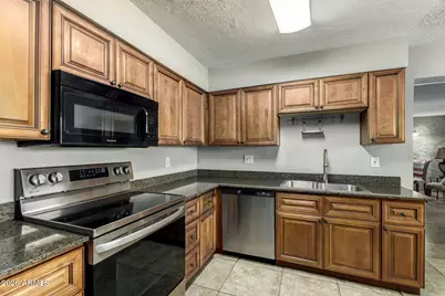 2530 N 58th Avenue, Phoenix, AZ 85035 - Photo 17