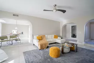 1201 E Rowlands Ln, Phoenix, AZ 85022 - Photo 15