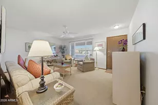 20001 N Willowcreek Cir, Sun City, AZ 85373 - Photo 11