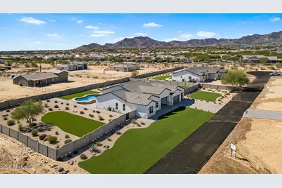 20255 W Highland Avenue, Litchfield Park, AZ 85340 - Photo 19