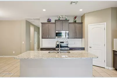 10736 W Bronco Trail, Peoria, AZ 85383 - Photo 9