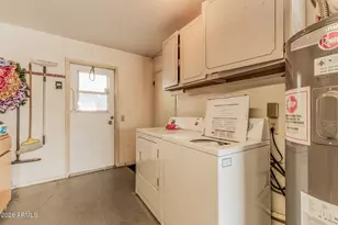 11074 W Winchester Dr, Sun City, AZ 85351 - Photo 31