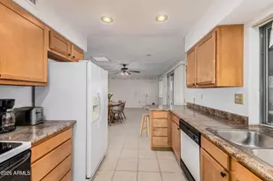 11074 W Winchester Dr, Sun City, AZ 85351 - Photo 15