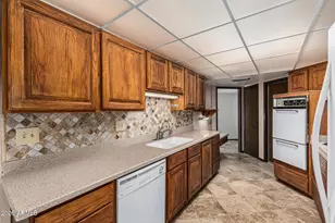 10629 W Loma Blanca Dr, Sun City, AZ 85351 - Photo 11