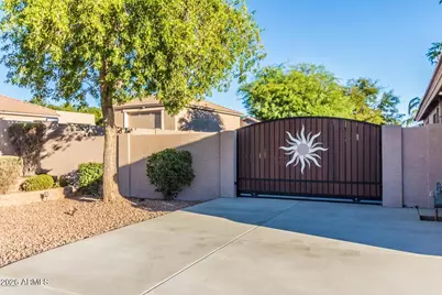 8357 W San Juan Avenue, Glendale, AZ 85305 - Photo 3