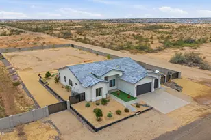 24572 N 157th Dr, Surprise, AZ 85387 - Photo 7