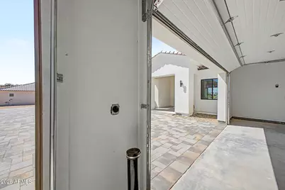 612 E Amber Sun Drive, Phoenix, AZ 85085 - Photo 9