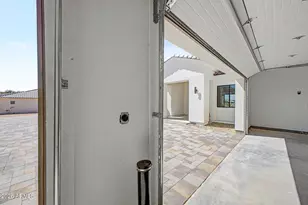 612 E Amber Sun Dr, Phoenix, AZ 85085 - Photo 9