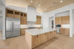 612 E Amber Sun Dr, Phoenix, AZ 85085 - Photo 11