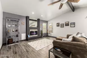 1384 N Carriage Ln, Chandler, AZ 85224 - Photo 3