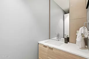 2300 E Campbell Ave, Phoenix, AZ 85016 - Photo 9