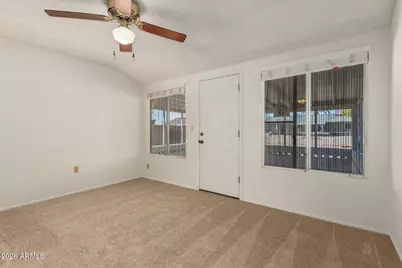 10726 W Camelot Circle, Sun City, AZ 85351 - Photo 11