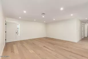 829 E Desert Park Ln, Phoenix, AZ 85020 - Photo 13