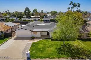 829 E Desert Park Ln, Phoenix, AZ 85020 - Photo 29