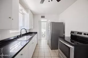 1915 N 26th Pl, Phoenix, AZ 85008 - Photo 9