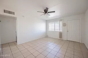 1915 N 26th Pl, Phoenix, AZ 85008 - Photo 5