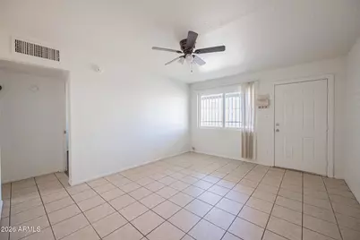 1915 N 26th Place #4, Phoenix, AZ 85008 - Photo 5