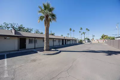1915 N 26th Place #4, Phoenix, AZ 85008 - Photo 1