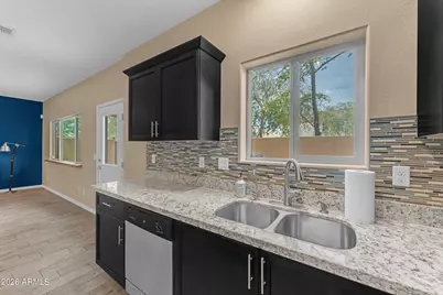 3345 E Pinchot Avenue #12, Phoenix, AZ 85018 - Photo 11