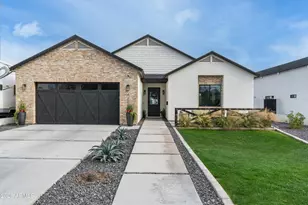 4223 N 41st Pl, Phoenix, AZ 85018 - Photo 1