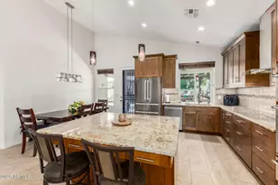 2409 E Hiddenview Dr, Phoenix, AZ 85048 - Photo 13