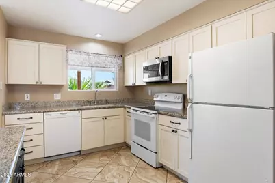 10638 W Alabama Avenue, Sun City, AZ 85351 - Photo 7