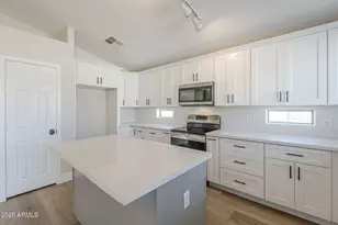 2518 W Carson Rd, Phoenix, AZ 85041 - Photo 15