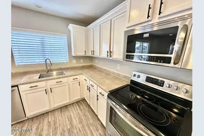 11569 W Cinnabar Avenue, Youngtown, AZ 85363 - Photo 9