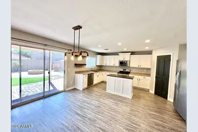 11569 W Cinnabar Avenue, Youngtown, AZ 85363 - Photo 7