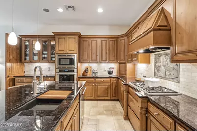 3450 E Pyrenees Pass, Phoenix, AZ 85018 - Photo 15