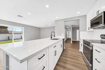 8219 E Whitton Avenue, Scottsdale, AZ 85251 - Photo 11