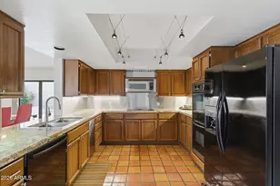 3048 E Stella Ln, Phoenix, AZ 85016 - Photo 11