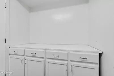 821 E Kesler Lane, Chandler, AZ 85225 - Photo 17