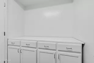 821 E Kesler Ln, Chandler, AZ 85225 - Photo 17