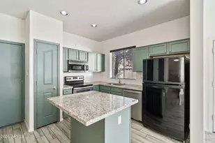 1332 E Dunbar Dr, Phoenix, AZ 85042 - Photo 9