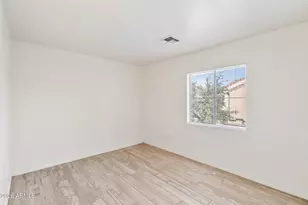 1332 E Dunbar Dr, Phoenix, AZ 85042 - Photo 19