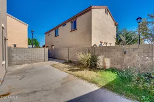 1332 E Dunbar Dr, Phoenix, AZ 85042 - Photo 33