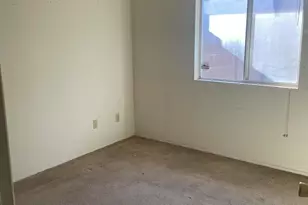 2301 E Laurel Ln, Phoenix, AZ 85028 - Photo 23