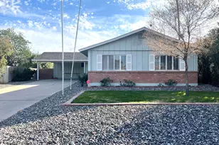 2301 E Laurel Ln, Phoenix, AZ 85028 - Photo 1