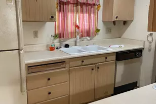 2301 E Laurel Ln, Phoenix, AZ 85028 - Photo 7