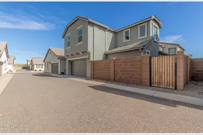 14223 W Bronco Trail, Surprise, AZ 85387 - Photo 33