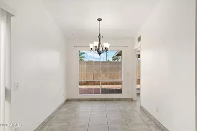 8037 N 40th Avenue, Phoenix, AZ 85051 - Photo 11