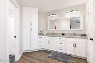 8714 E MacKenzie Dr, Scottsdale, AZ 85251 - Photo 13