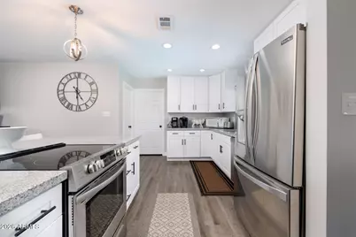 8714 E Mackenzie Drive, Scottsdale, AZ 85251 - Photo 3