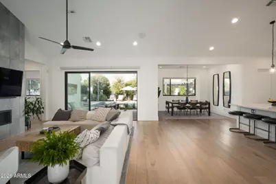 3226 E Glenrosa Avenue, Phoenix, AZ 85018 - Photo 9