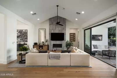 3226 E Glenrosa Avenue, Phoenix, AZ 85018 - Photo 3