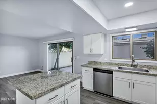 14 E Hermosa Dr, Tempe, AZ 85282 - Photo 13