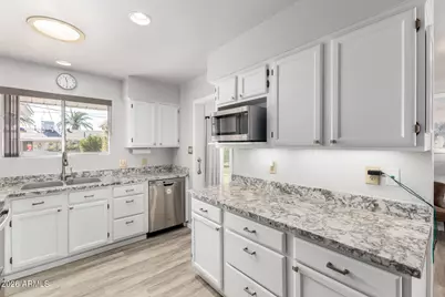 10637 W Augusta Drive, Sun City, AZ 85351 - Photo 11