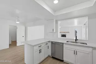 3171 W Orchid Ln, Phoenix, AZ 85051 - Photo 17